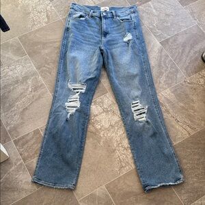 Jordache vintage size 6, distressed Mom Jean like new